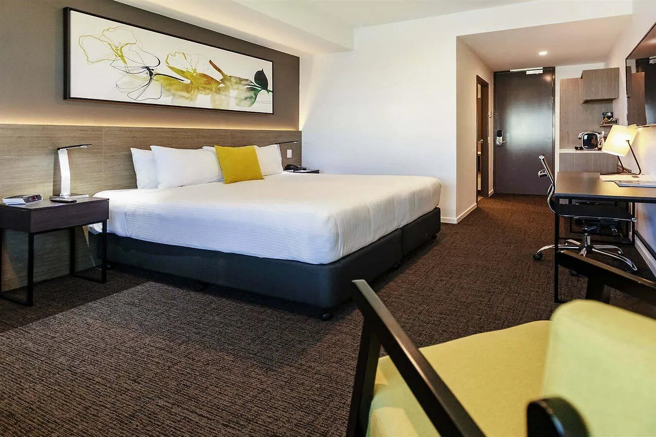 Mercure Sunshine Coast Kawana Waters Hotel