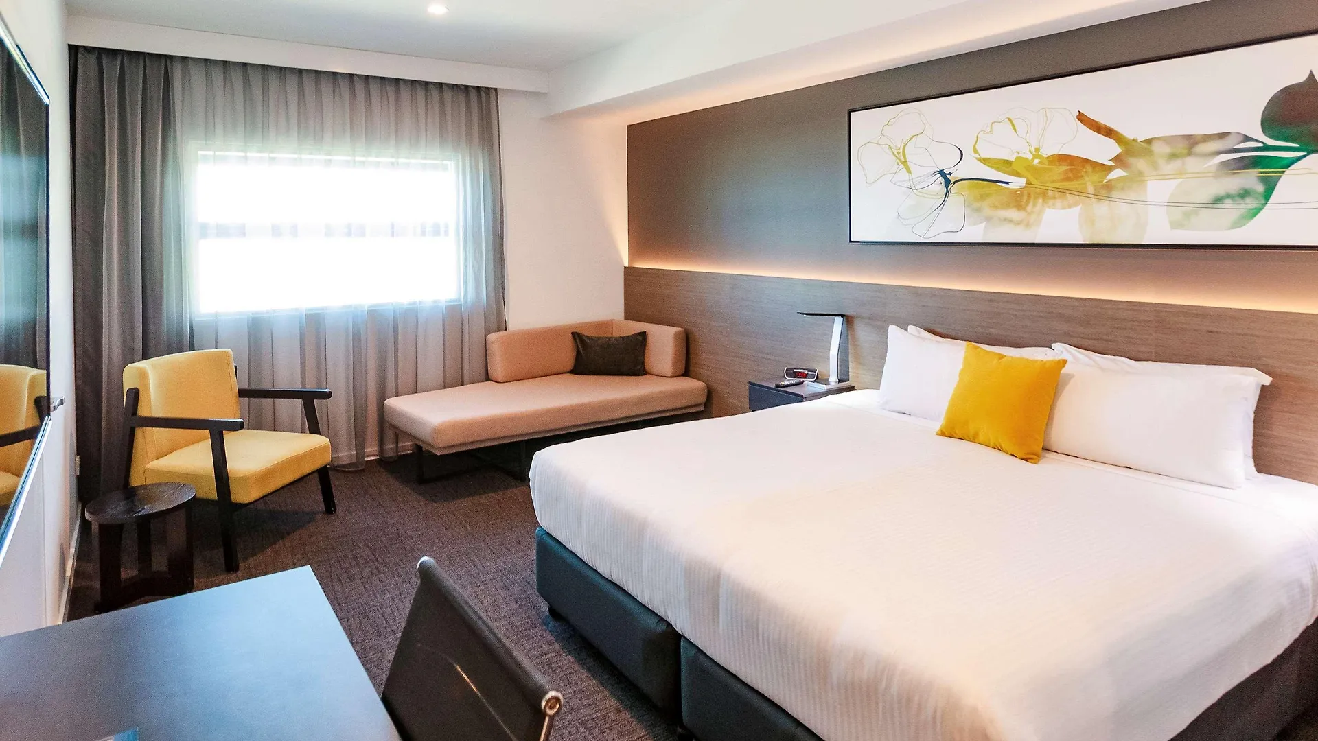 Mercure Sunshine Coast Kawana Waters Hotel