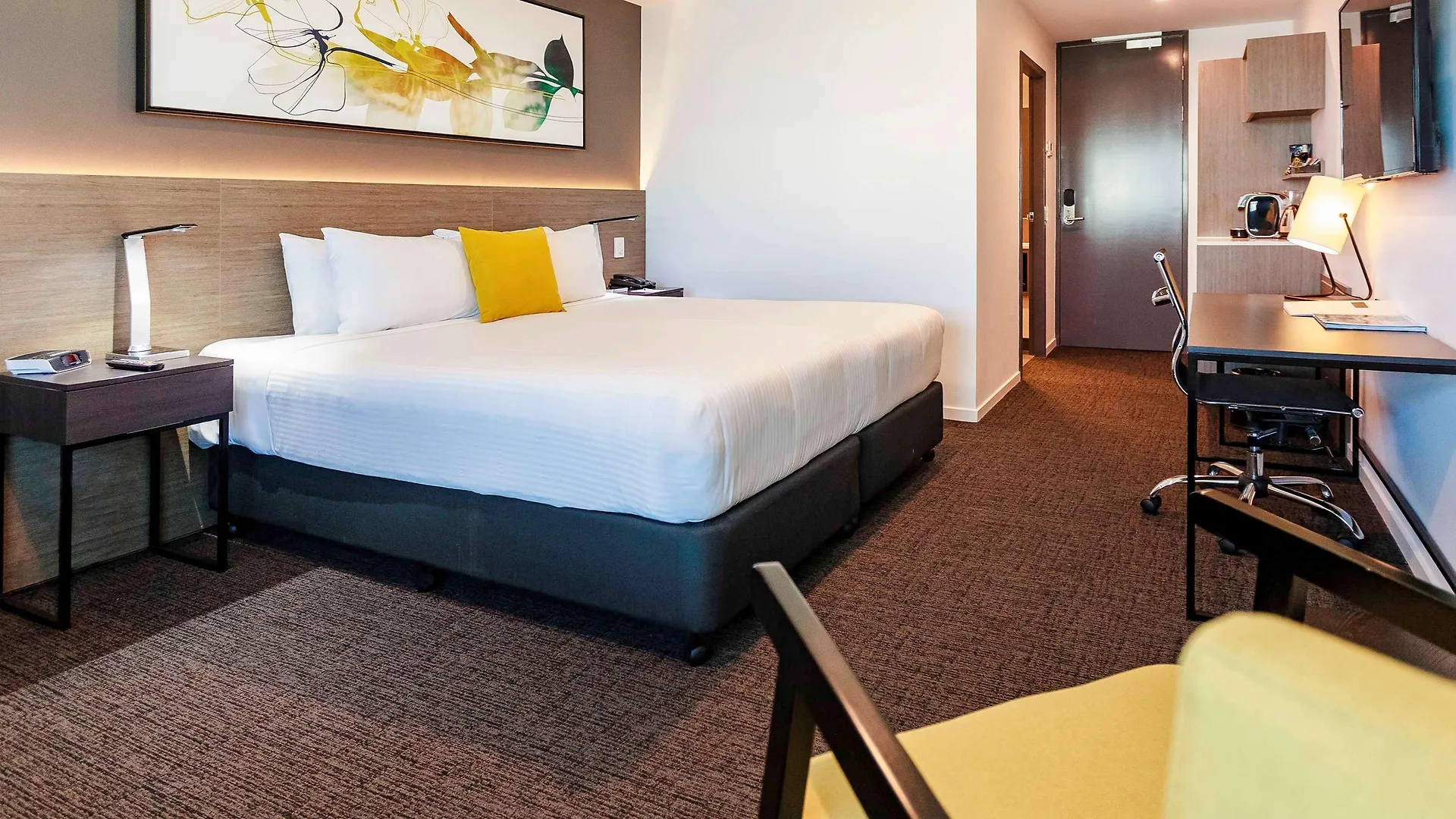 Mercure Sunshine Coast Kawana Waters Hotel