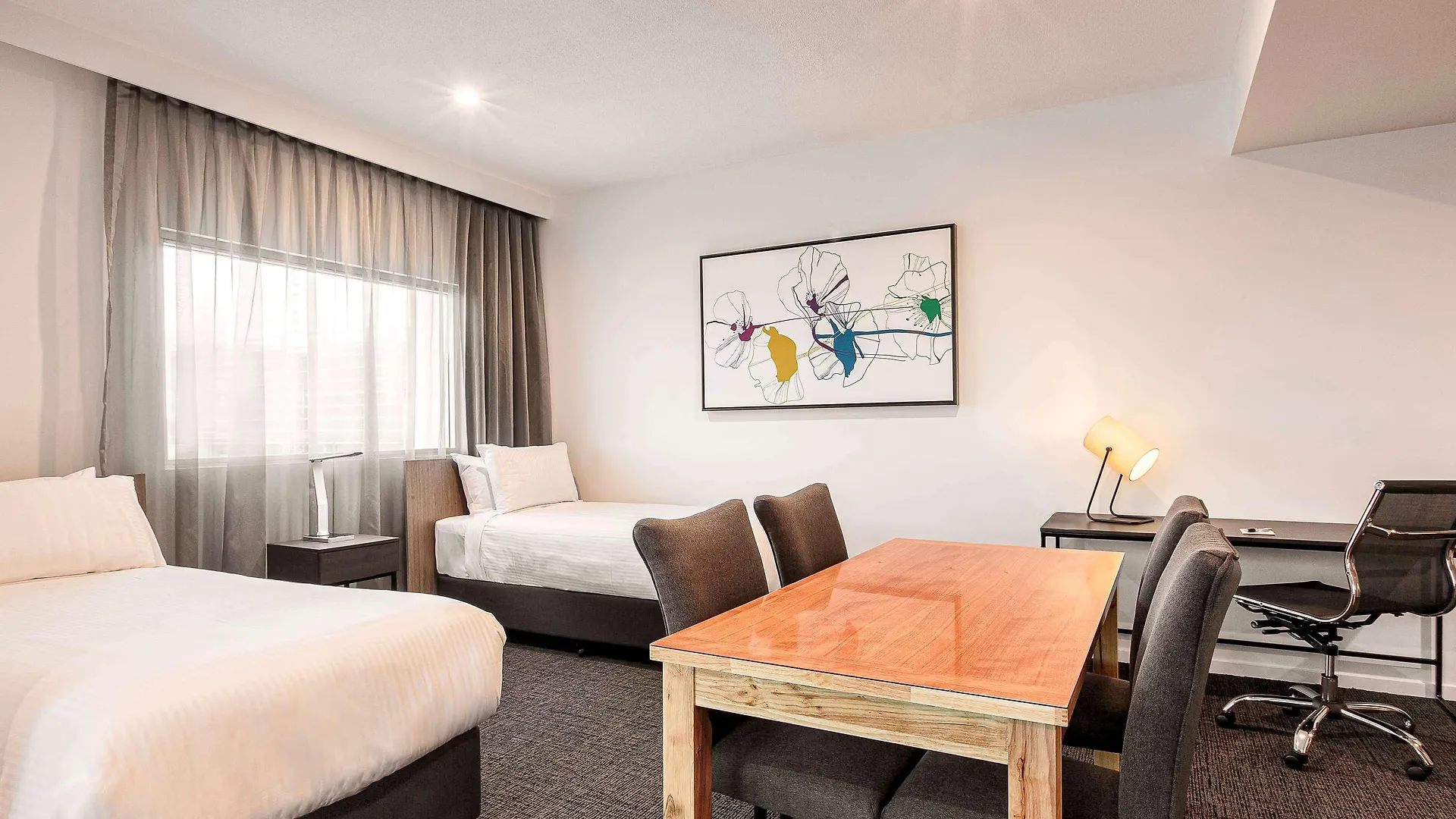 Mercure Sunshine Coast Kawana Waters Hotel