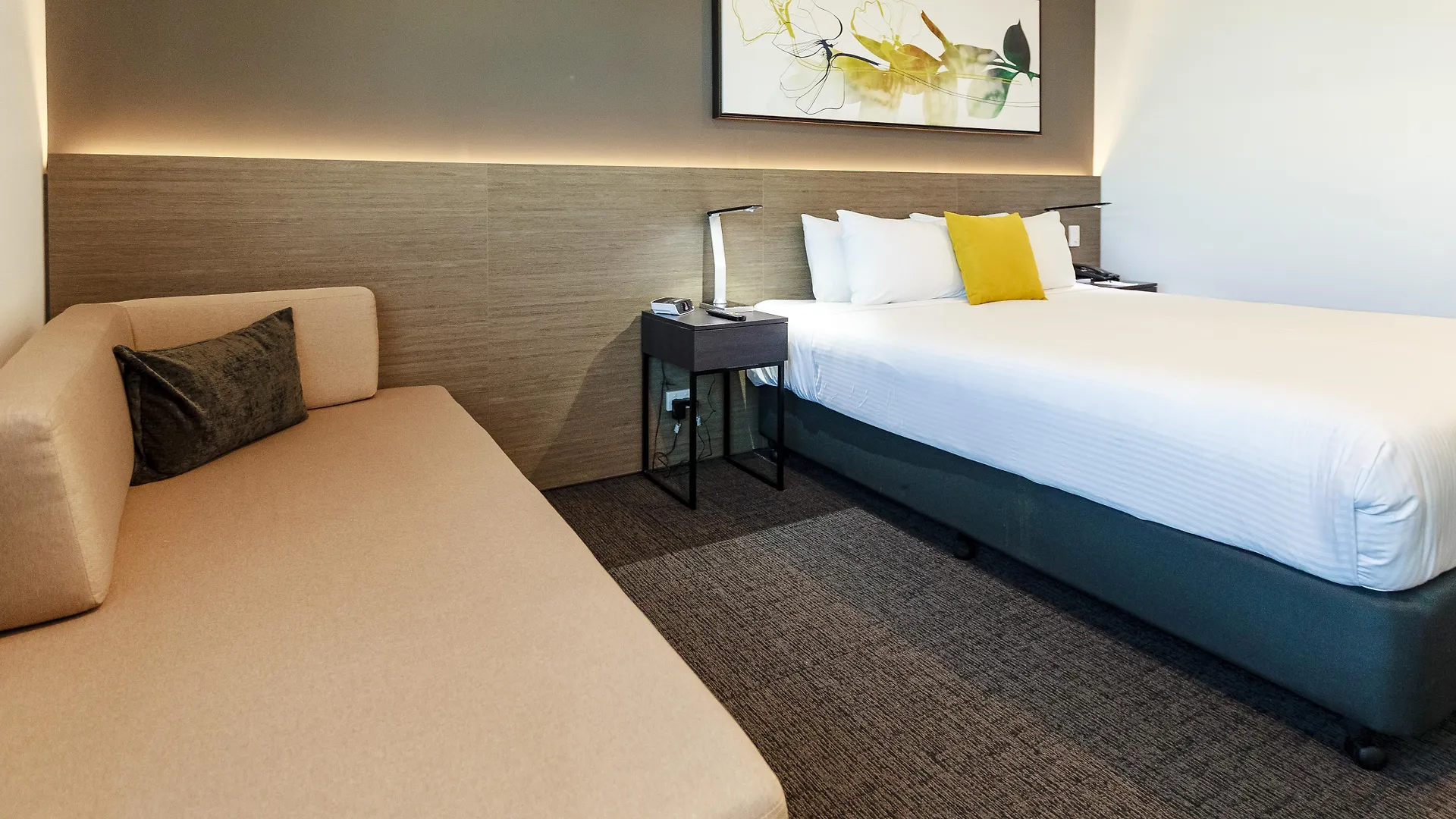 Mercure Sunshine Coast Kawana Waters Hotel